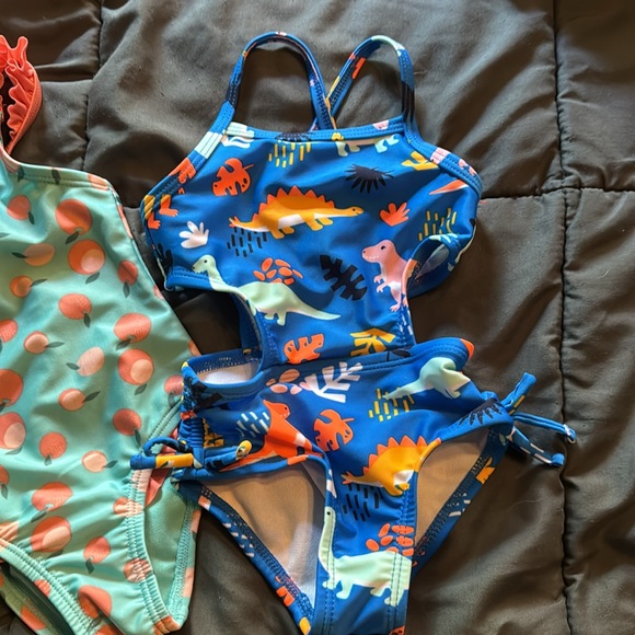 10/$10 Cat and jack swim bundle - Picture 3 of 6